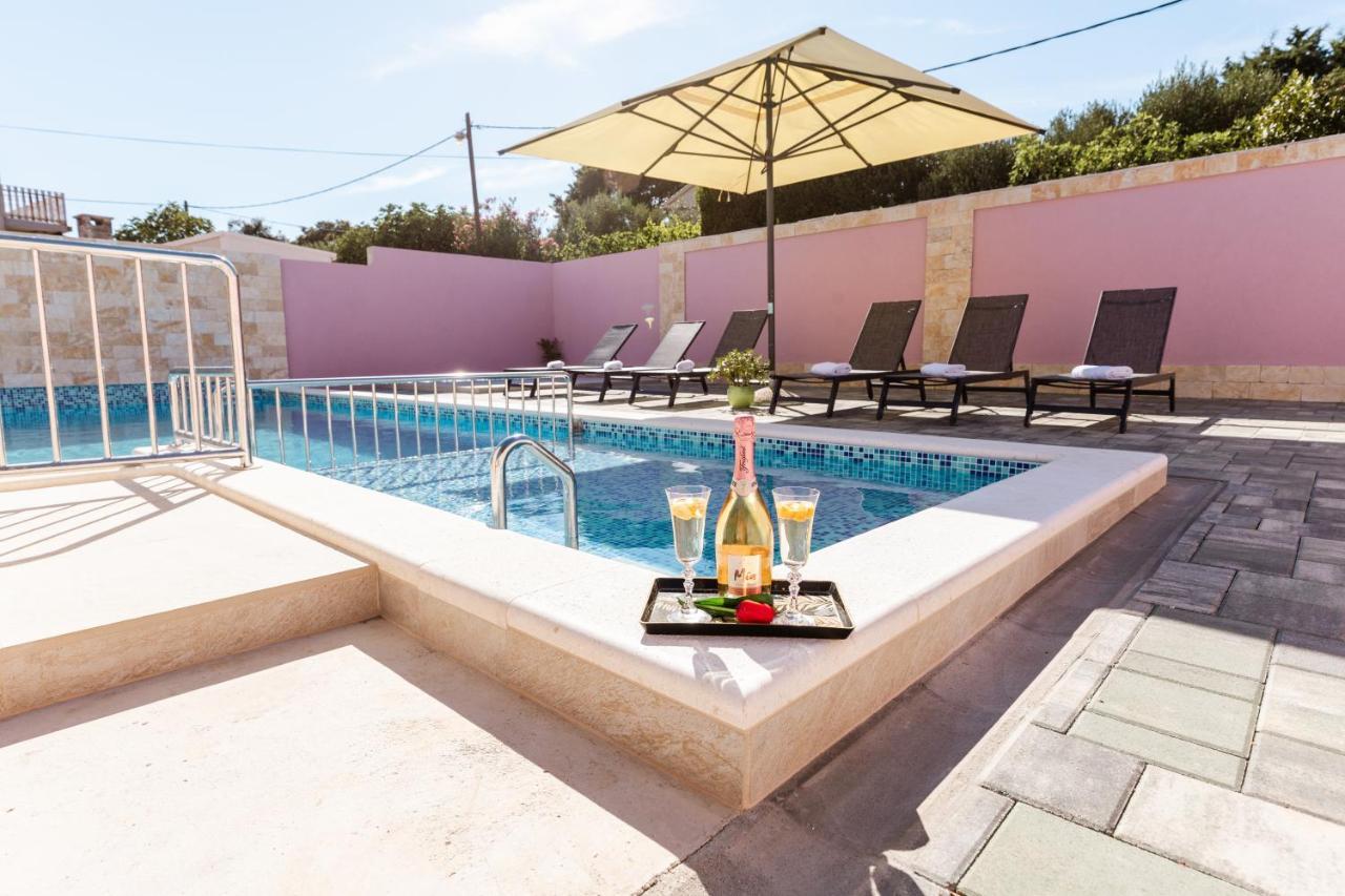 Apartman Laura Vir Extérieur photo