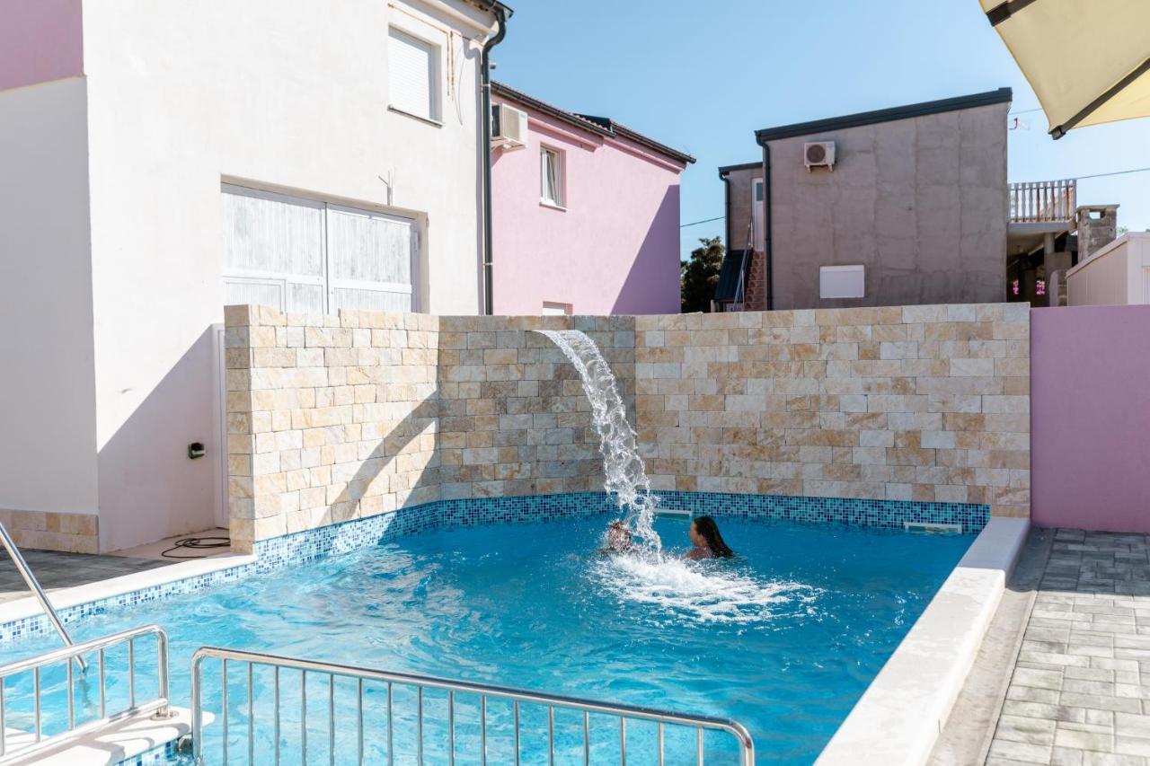 Apartman Laura Vir Extérieur photo
