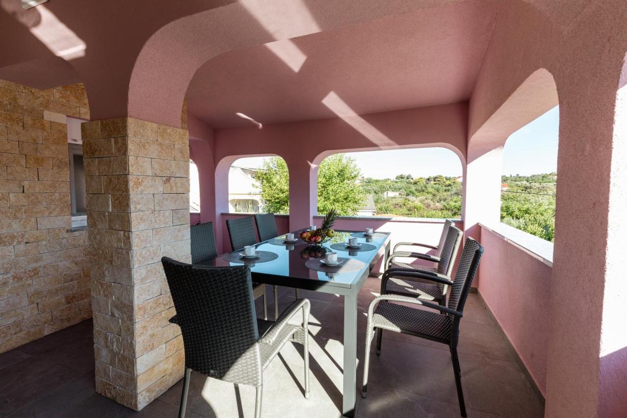 Apartman Laura Vir Extérieur photo