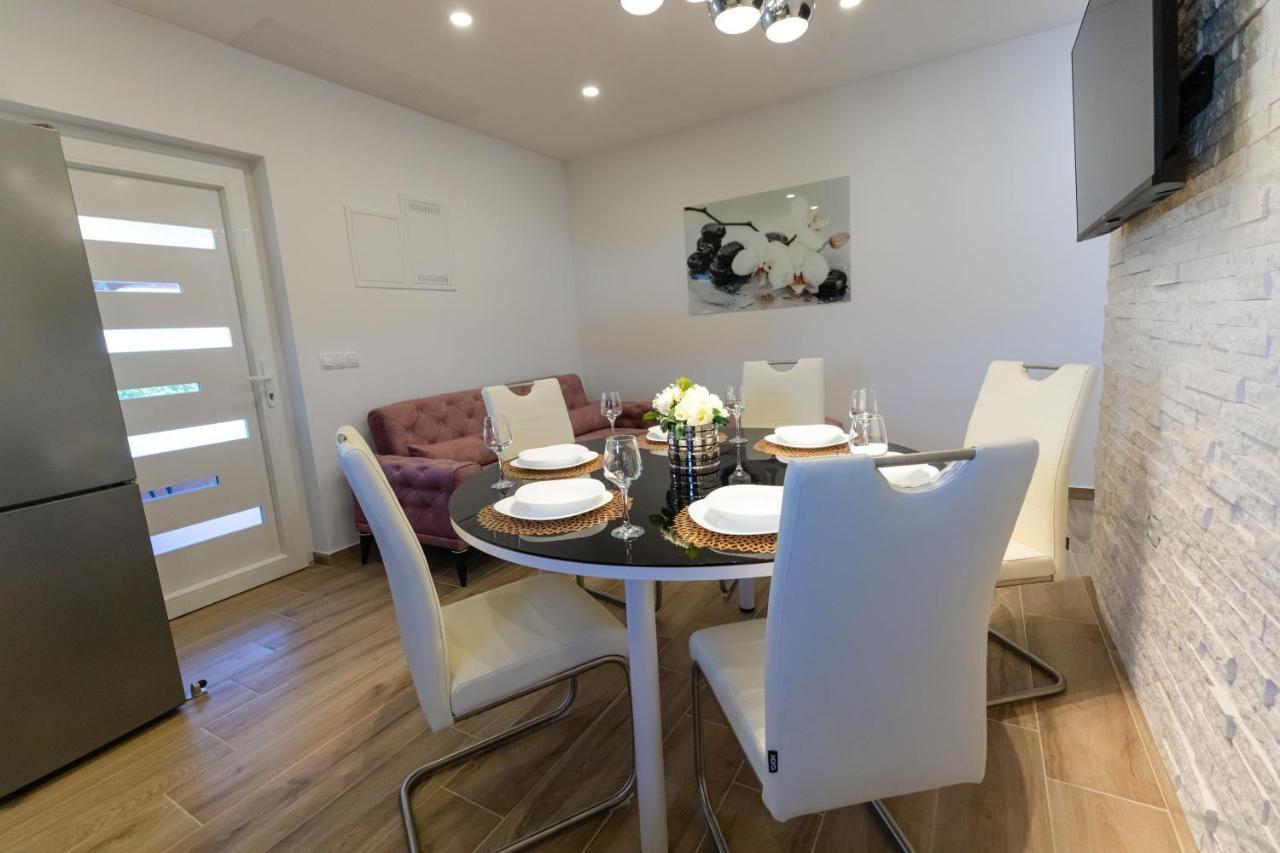 Apartman Laura Vir Extérieur photo